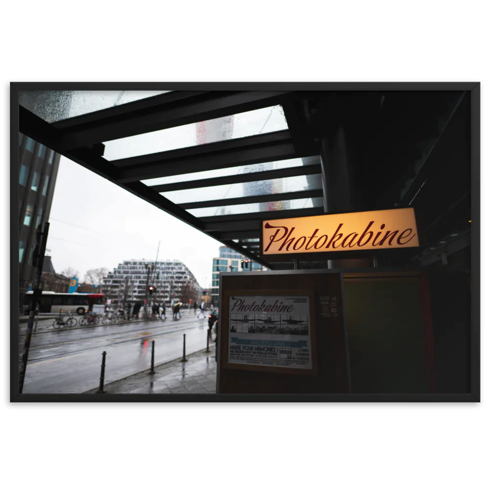 Posters Berlin. Voyagez à Berlin avec notre collection de posters de photographie de la ville de Berlin de la Boutique du Poster Français et du photographe Yann Peccard, pour une immersion dans l'histoire et la culture de la ville