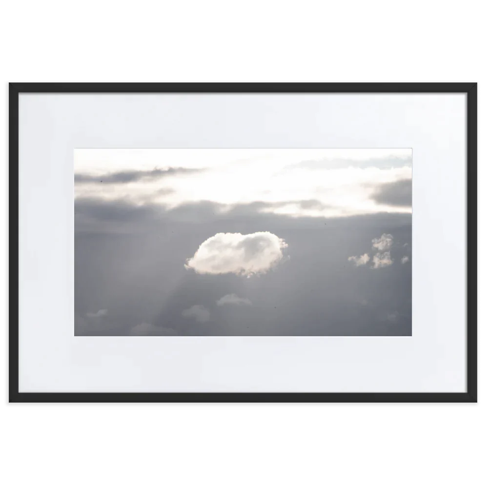 Posters nuages. Découvrez les photographies de nuages de la Boutique du Poster Français et Yann Peccard, transformées en posters muraux et posters photographie pour ajouter une touche de rêverie à votre décoration