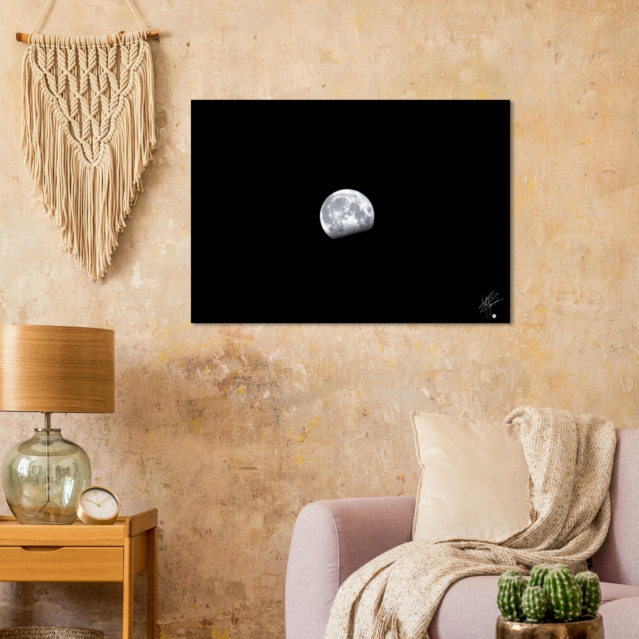 Image détaillée de la Lune, imprimée sur un tableau en aluminium DIBOND® haut de gamme, mettant en évidence chaque cratère et aspect de notre satellite naturel.