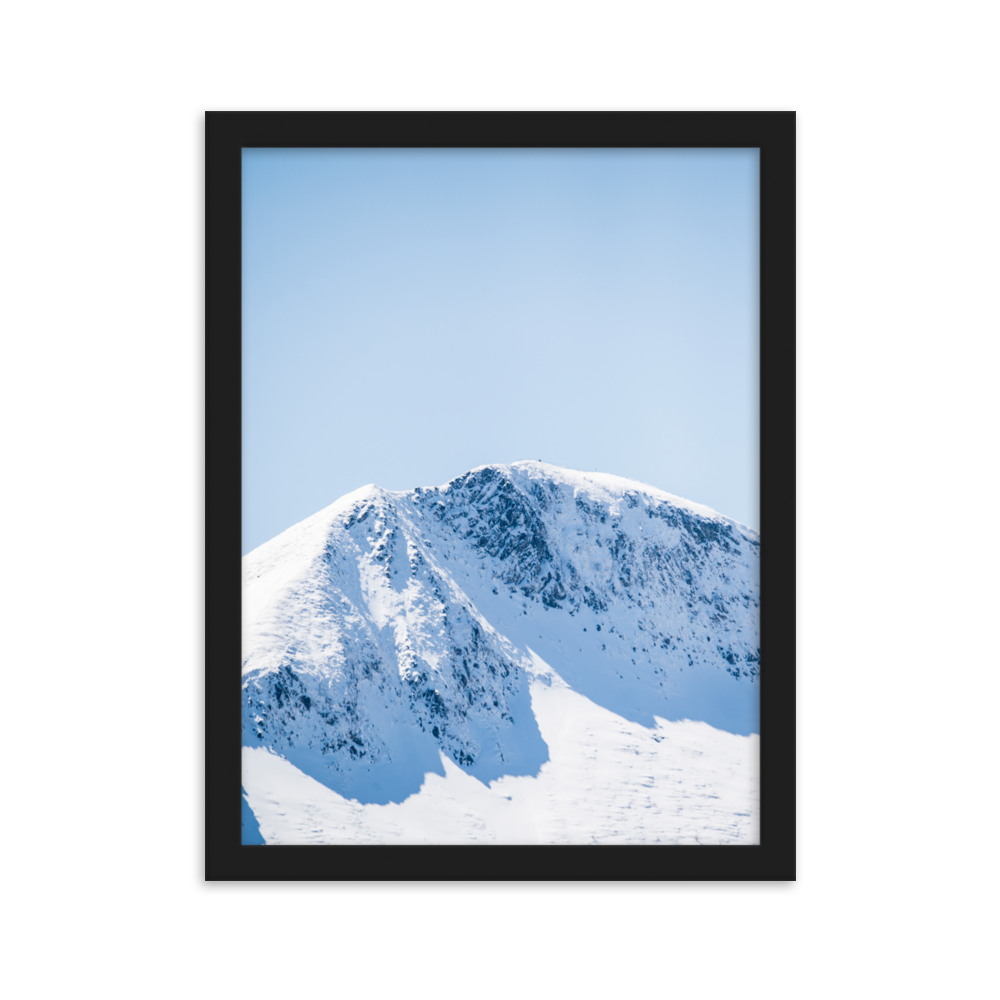 Poster d'une photographie de montagnes enneigées du Cantal.