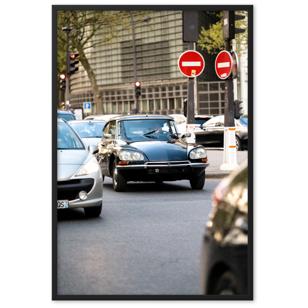 Poster mural et affiche - Citroën DS N01 – Photographie de vielle voiture – Poster photographie, photographie murale et des posters muraux unique au monde. La boutique de posters créée par Yann Peccard un Photographe français.