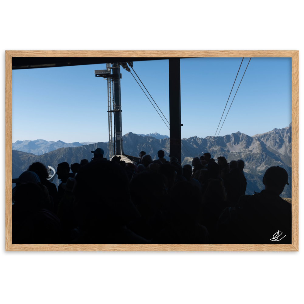 Photographie artistique des montagnes dans le poster "Vers les Sommets", évoquant la grandeur de la nature et l'esprit d'aventure.