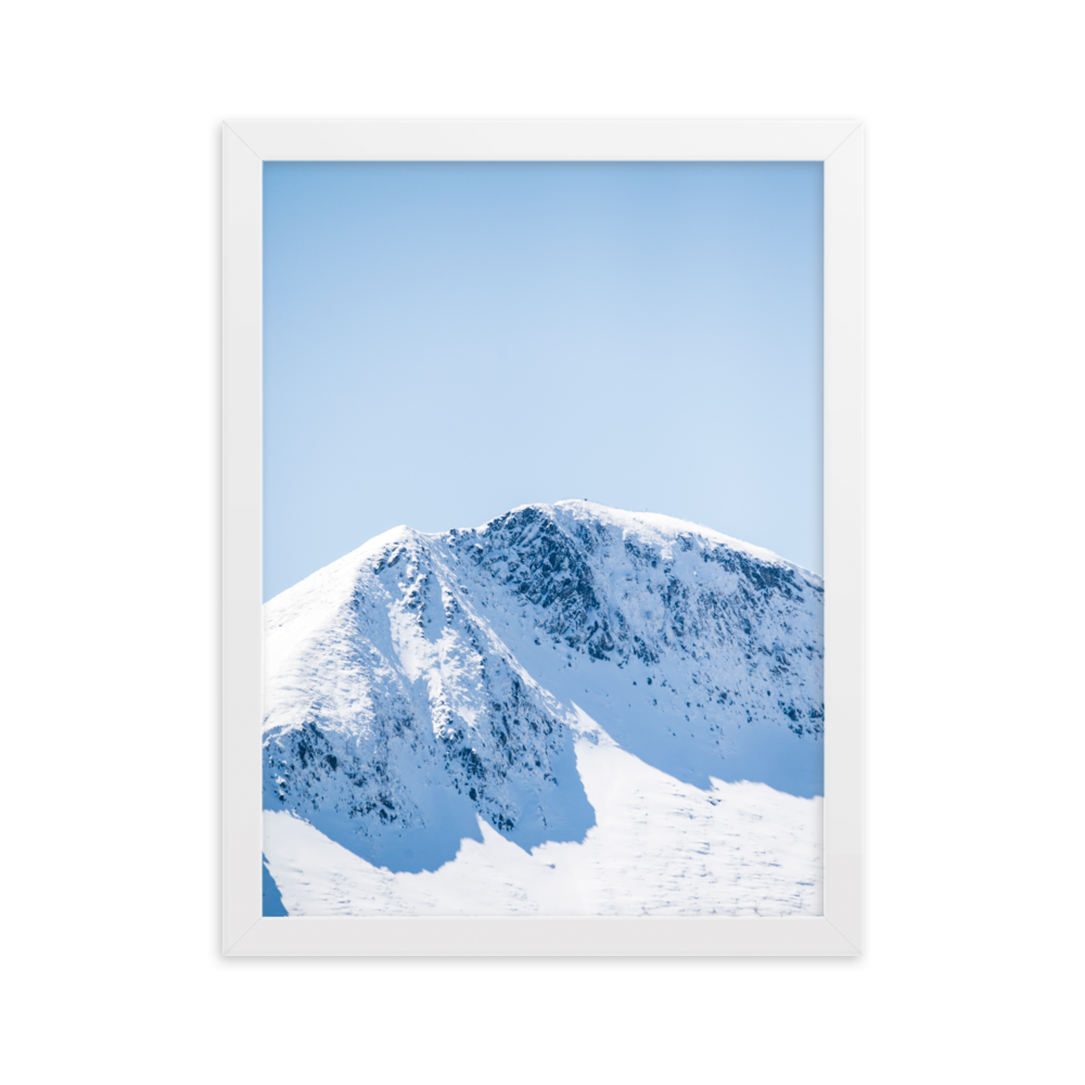 Poster d'une photographie de montagnes enneigées du Cantal.