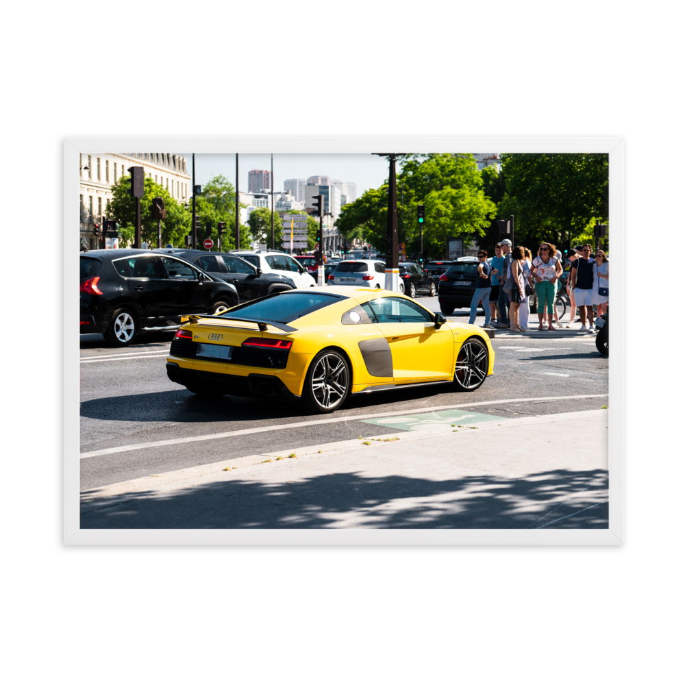 Poster d'une belle voiture de sport jaune Audi R8 V10 avec une touche de carbone.