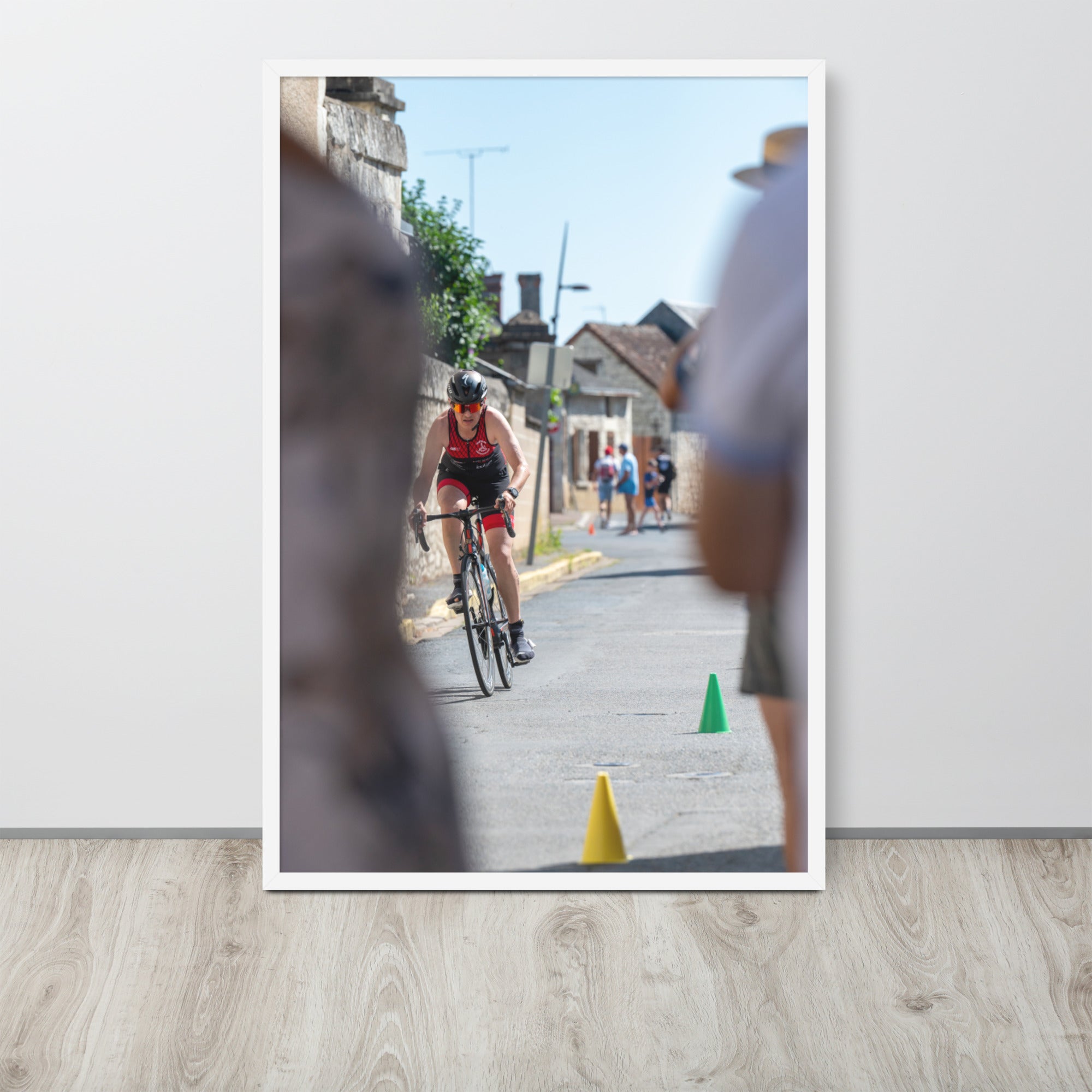 Poster encadré 'Triathlon Nouâtre Cyclisme' montrant un cycliste en pleine course lors du Triathlon de Nouâtre.