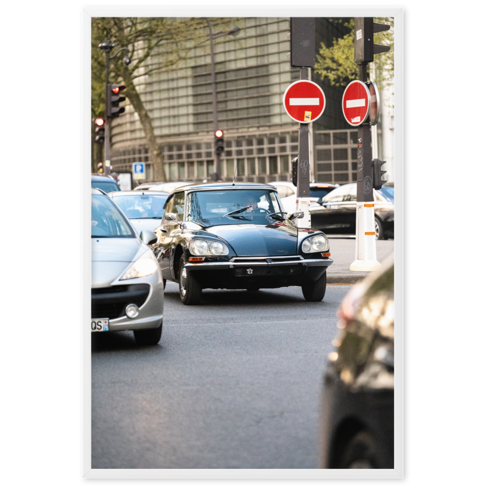 Poster mural et affiche - Citroën DS N01 – Photographie de vielle voiture – Poster photographie, photographie murale et des posters muraux unique au monde. La boutique de posters créée par Yann Peccard un Photographe français.