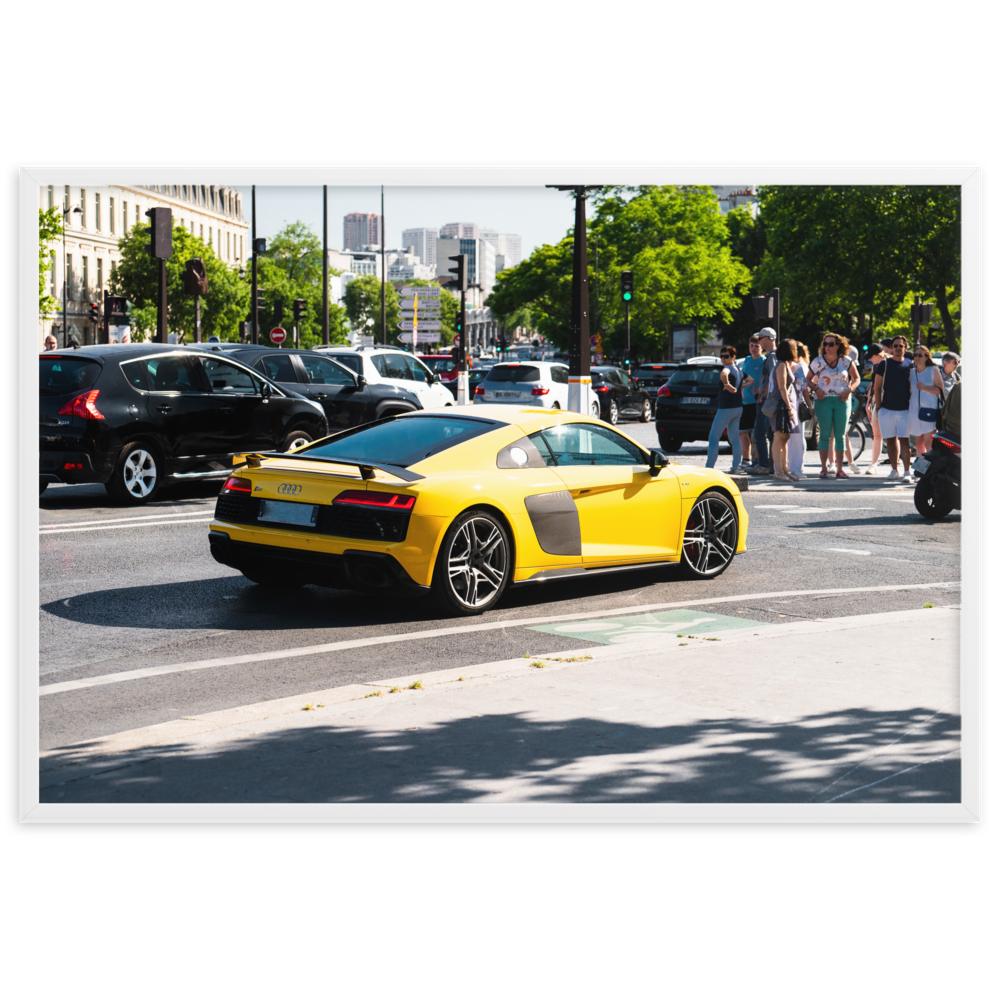 Poster d'une belle voiture de sport jaune Audi R8 V10 avec une touche de carbone.