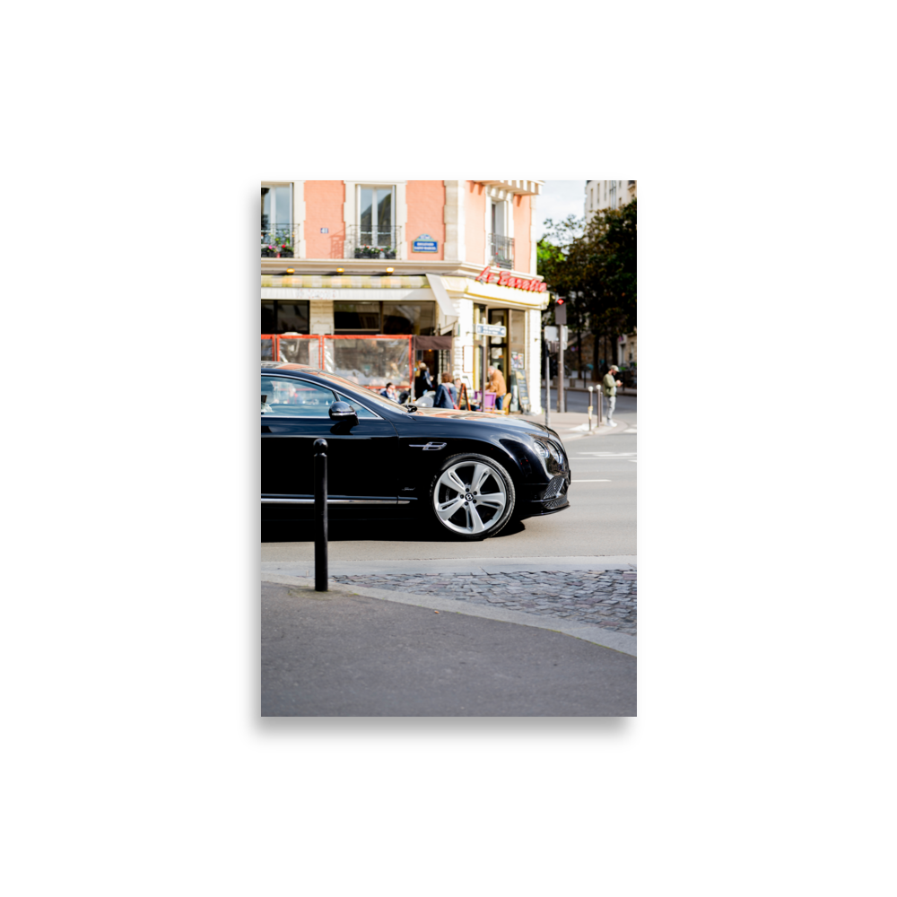 Poster d'une Bentley Continental noire sous le soleil parisien, symbole de luxe et d'élégance
