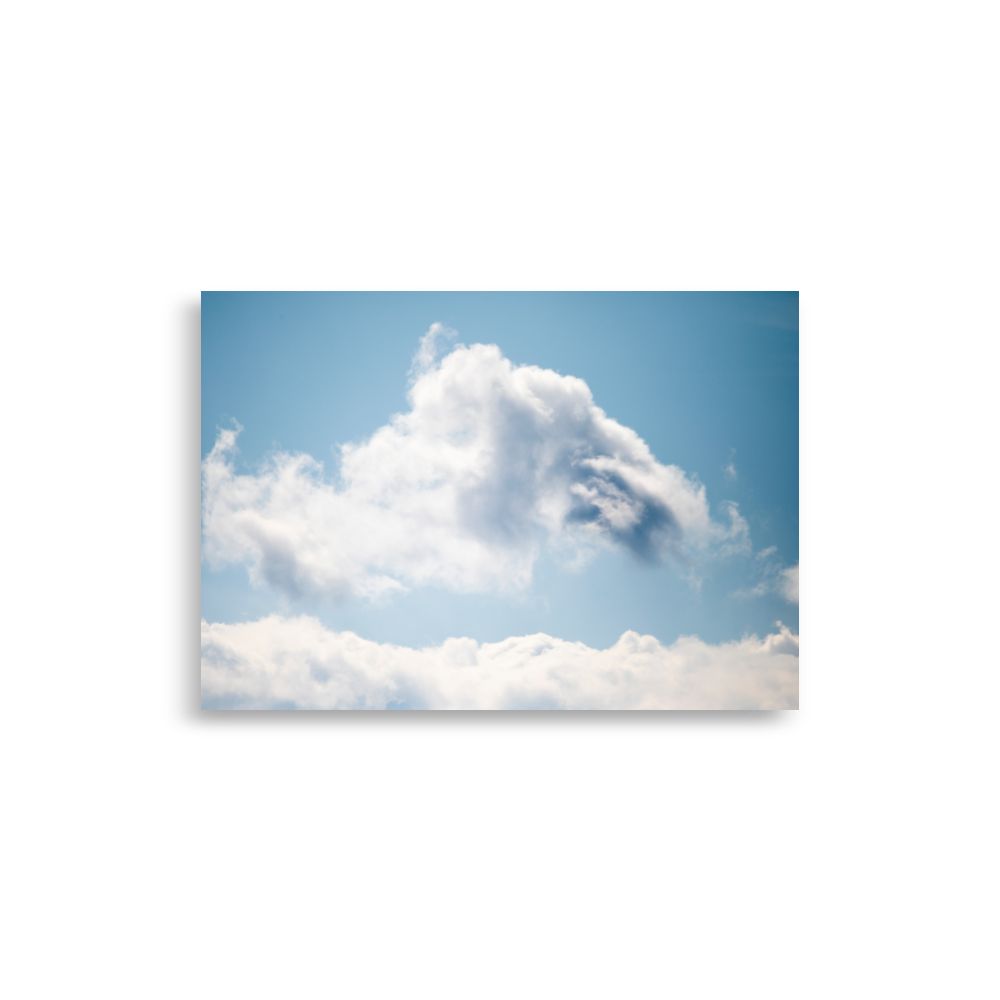 Affiche de la photographie "Nuages N03" montrant un visage dissimulé dans le ciel nuageux