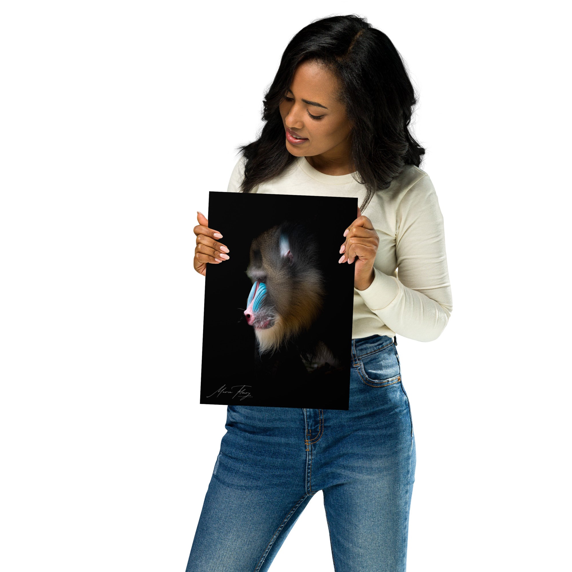 Portrait en profil d'un Mandrill aux couleurs vives, sur fond noir, œuvre artistique signée par Mademoiselle M et Maria Fleury.