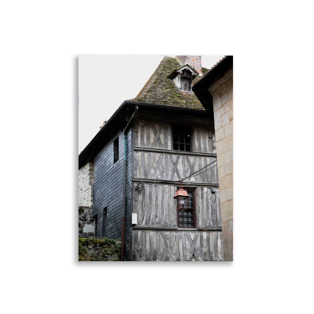 Poster d'une photographie de l'ancienne prison vicomtale de Honfleur, un monument historique avec une architecture à colombages