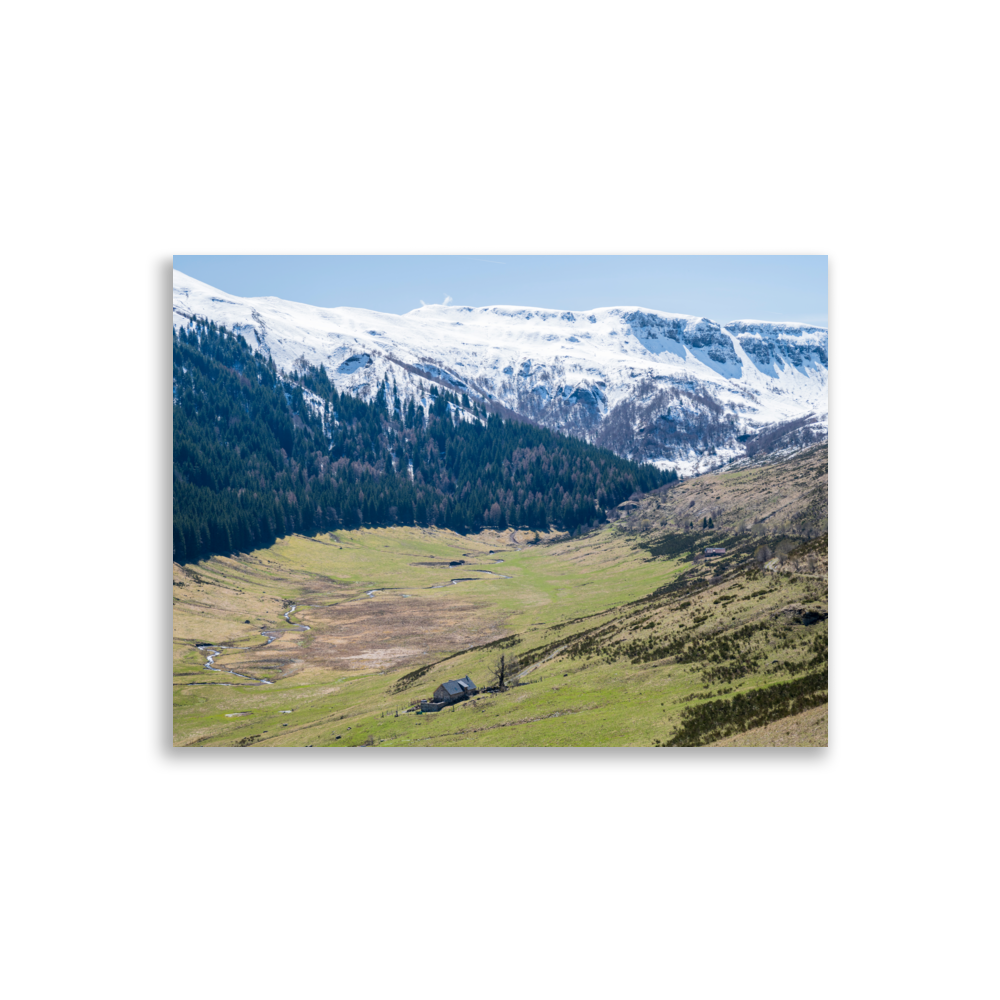 Photographie d'un paysage hivernal du Cantal.