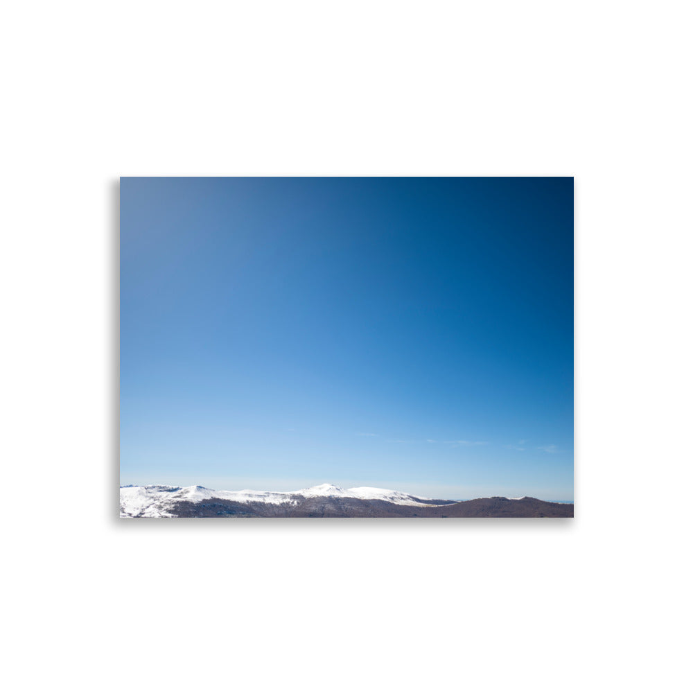 Montagnes du Cantal N13 - Paysage de montagnes enneigées dans le Cantal - La Boutique du Poster