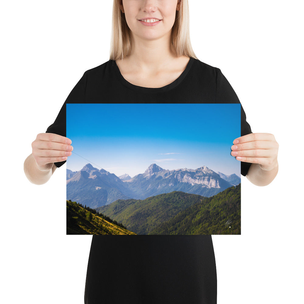 Poster photographique 'Les Bauges', montrant une vue captivante des montagnes de la Haute-Savoie en France.