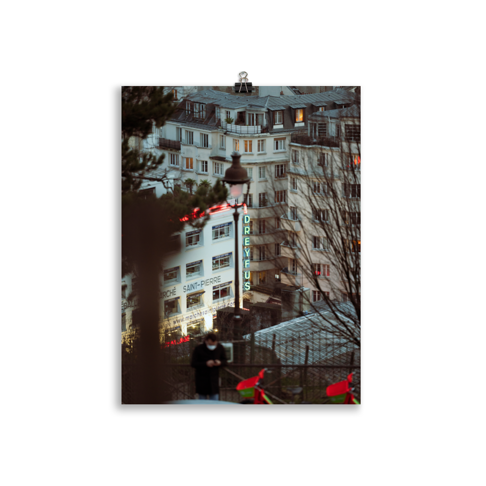Poster mural - Montmartre N03 – Photographie de Paris – Poster photographie, photographie murale et des posters muraux unique au monde. La boutique de posters créée par Yann Peccard un Photographe français.