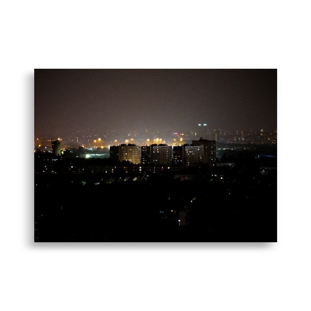 Poster de la photographie "Villeneuve-Saint-Georges la nuit", vue nocturne du quartier nord de Villeneuve-Saint-Georges.