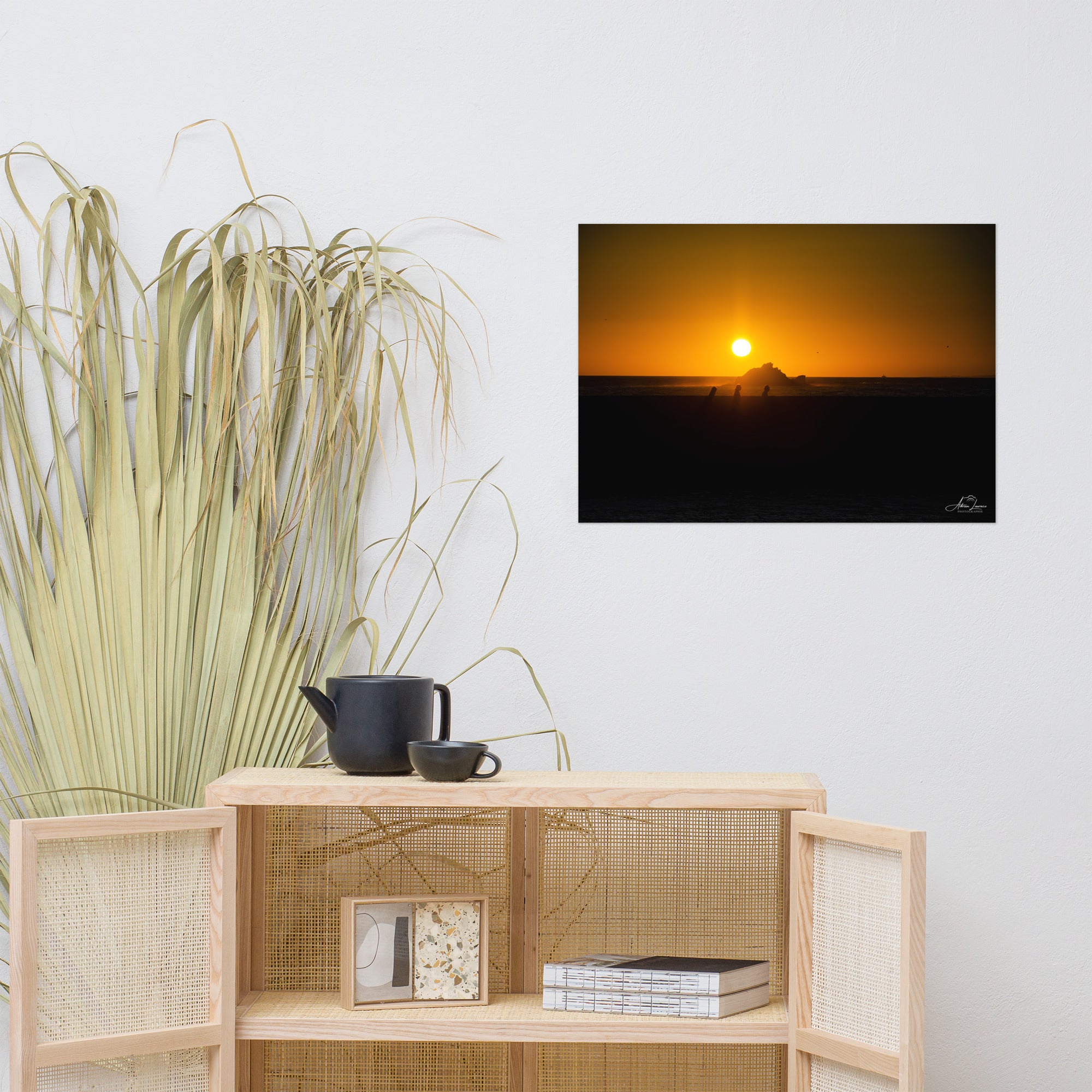 Photographie 'La marche Solaire' d'Adrien Louraco, montrant le coucher de soleil et la danse de lumière et d'ombre.