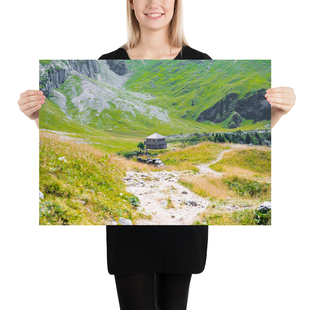 Poster de la photographie 'Le Refuge de la Tournette', capturant la tranquillité et la majesté du célèbre refuge de montagne en Haute-Savoie.