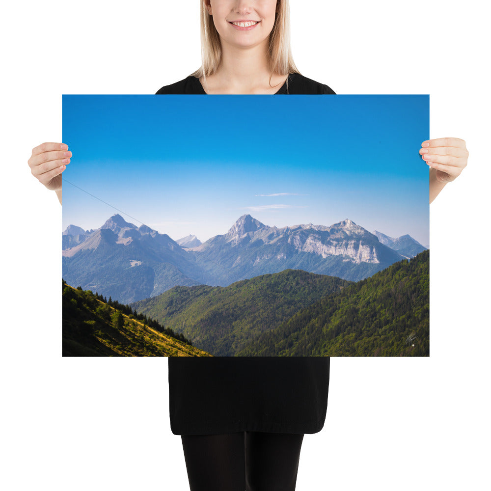 Poster photographique 'Les Bauges', montrant une vue captivante des montagnes de la Haute-Savoie en France.