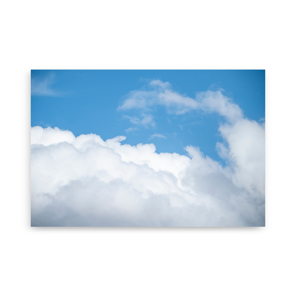 Poster de la photographie "Nuages N16", montrant un ciel paisible rempli de nuages.