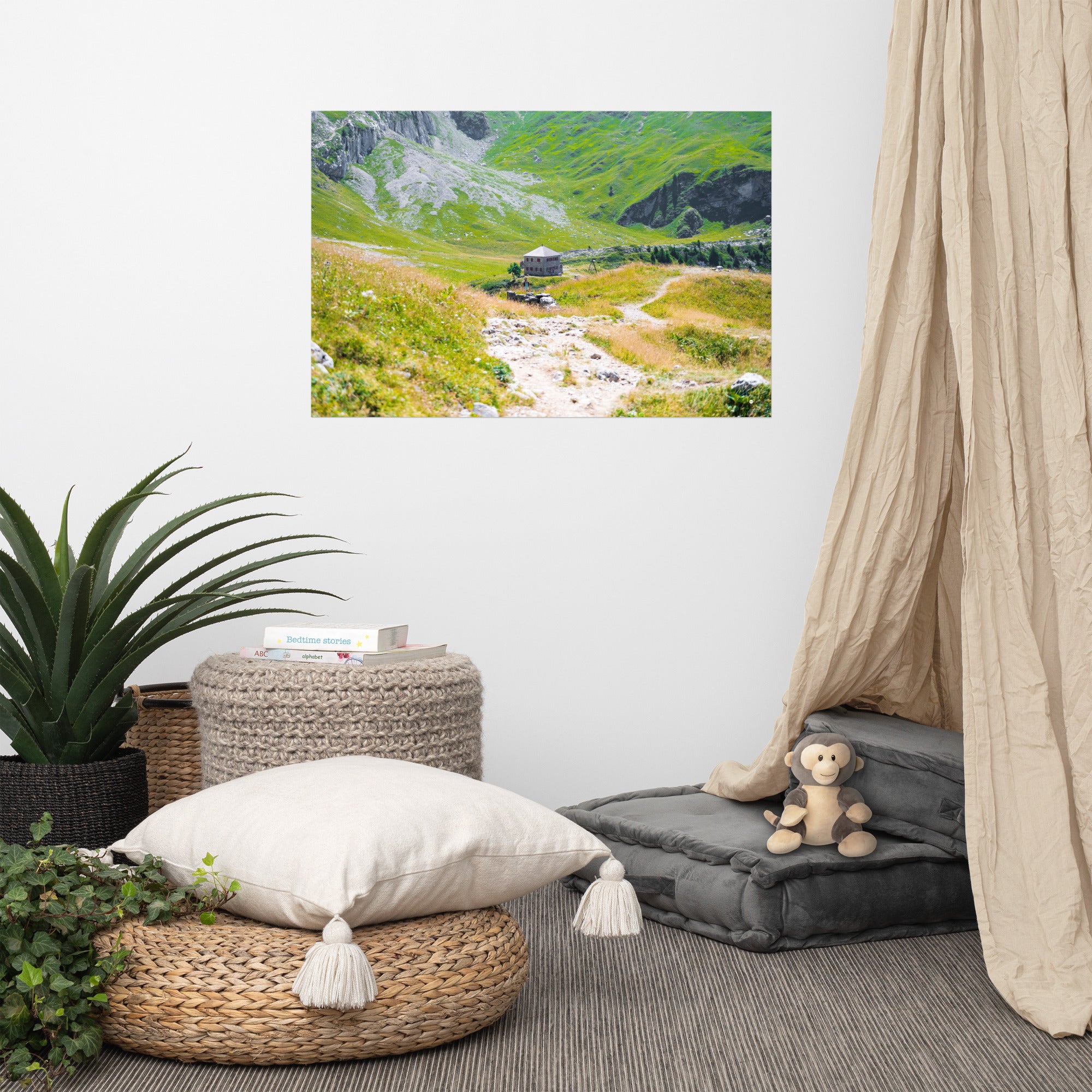 Poster de la photographie 'Le Refuge de la Tournette', capturant la tranquillité et la majesté du célèbre refuge de montagne en Haute-Savoie.