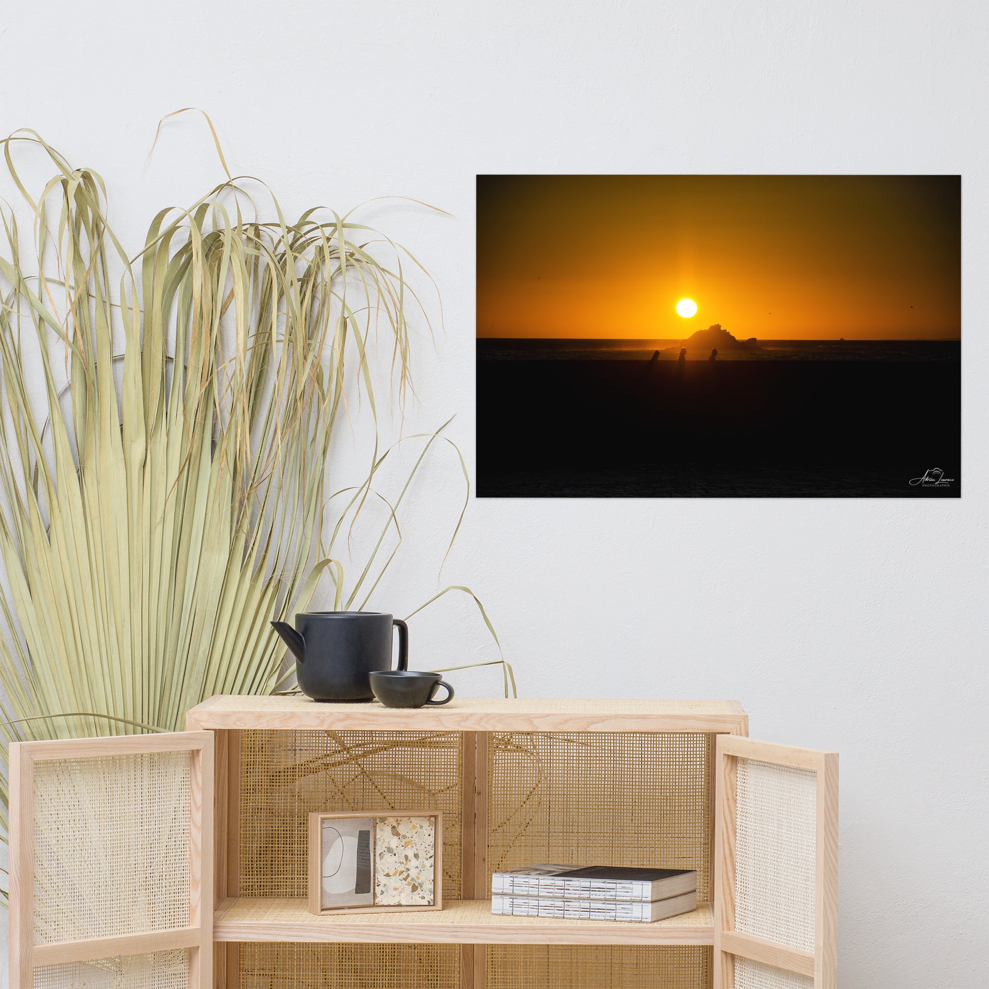 Photographie 'La marche Solaire' d'Adrien Louraco, montrant le coucher de soleil et la danse de lumière et d'ombre.