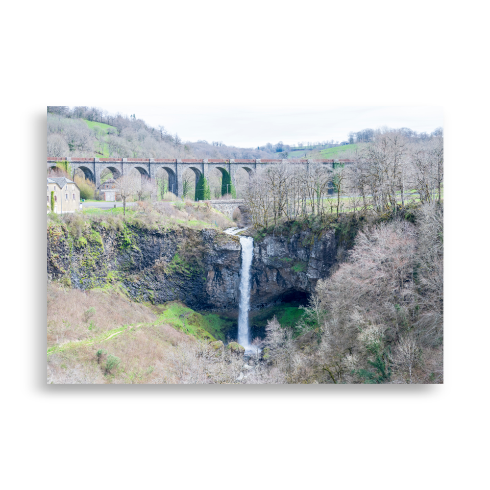 Poster de la cascade de Salins pendant une saison sans fleurs, photographie de nature.