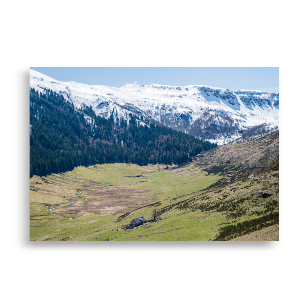 Photographie d'un paysage hivernal du Cantal.