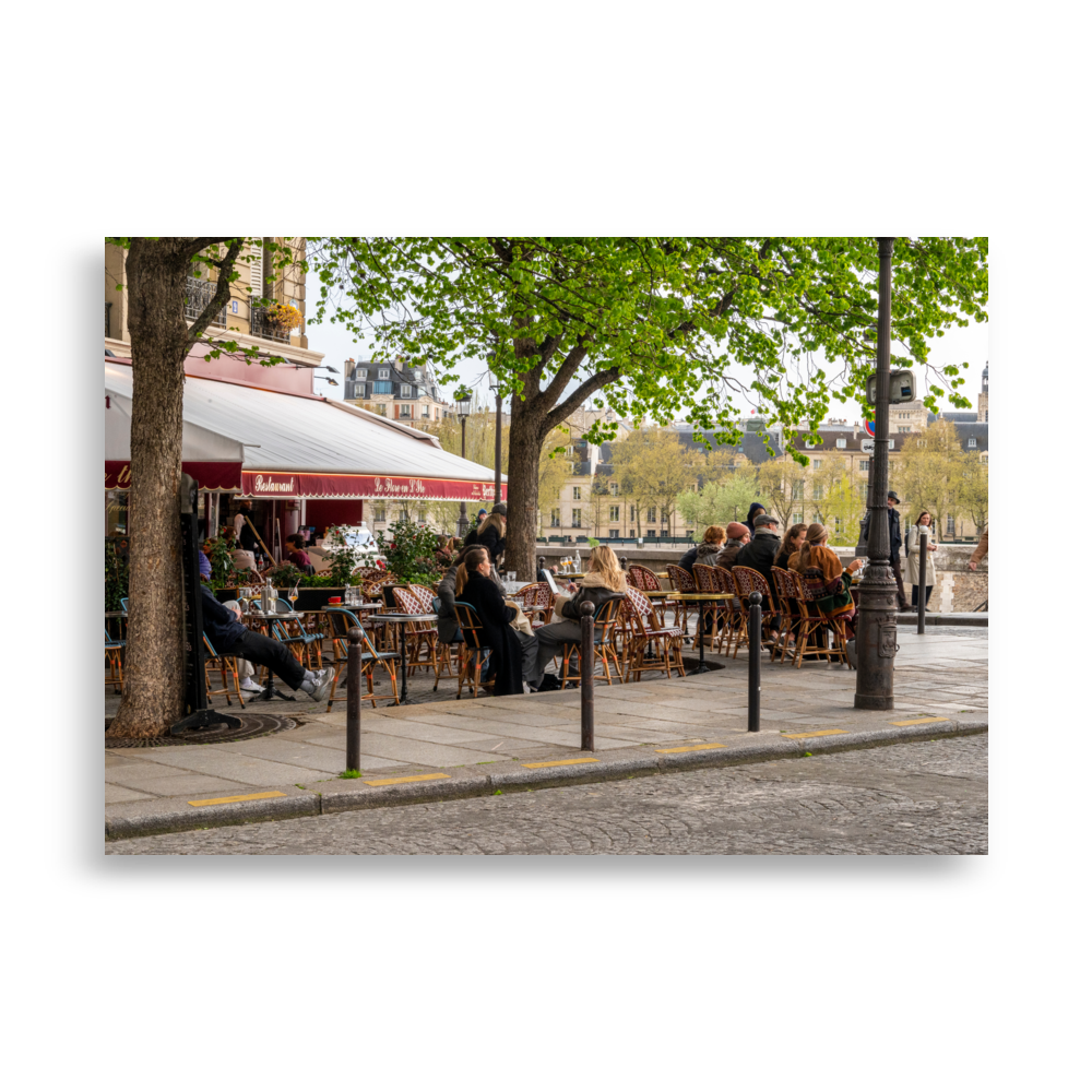 Photographie de la terrasse du bar "Le Flore en l'Île", situé sur l'Île Saint-Louis à Paris.