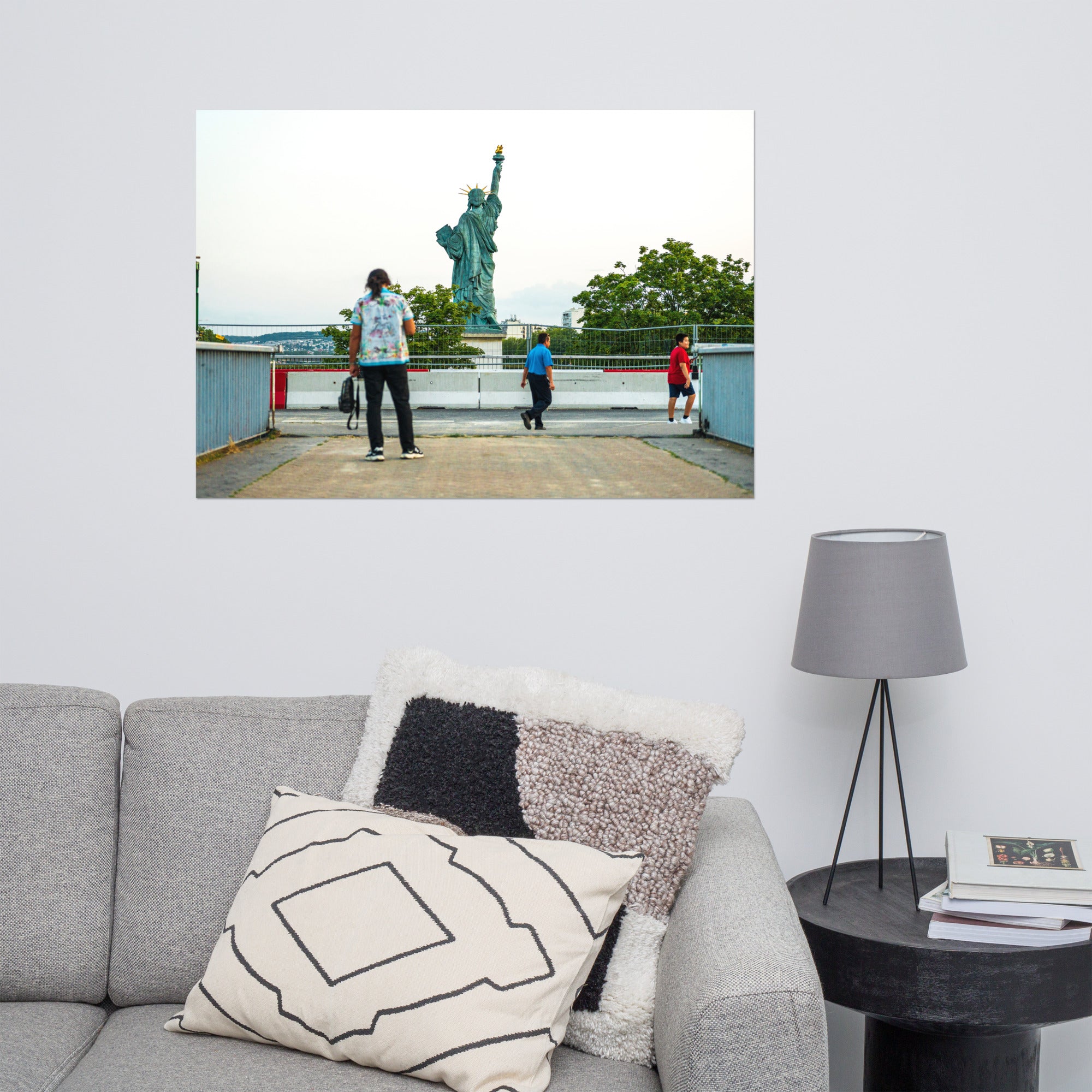 Poster d'une photographie de la Statue de la Liberté avec un arrière-plan parisien