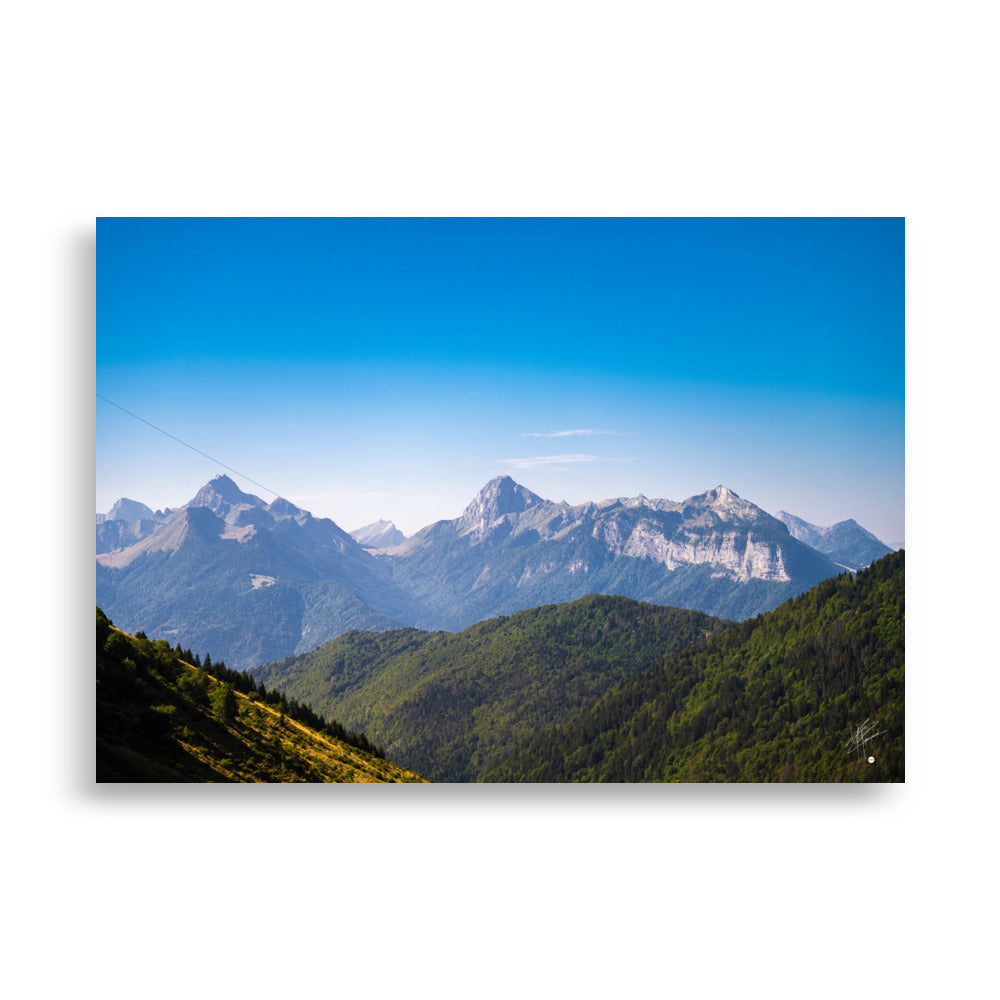 Poster photographique 'Les Bauges', montrant une vue captivante des montagnes de la Haute-Savoie en France.