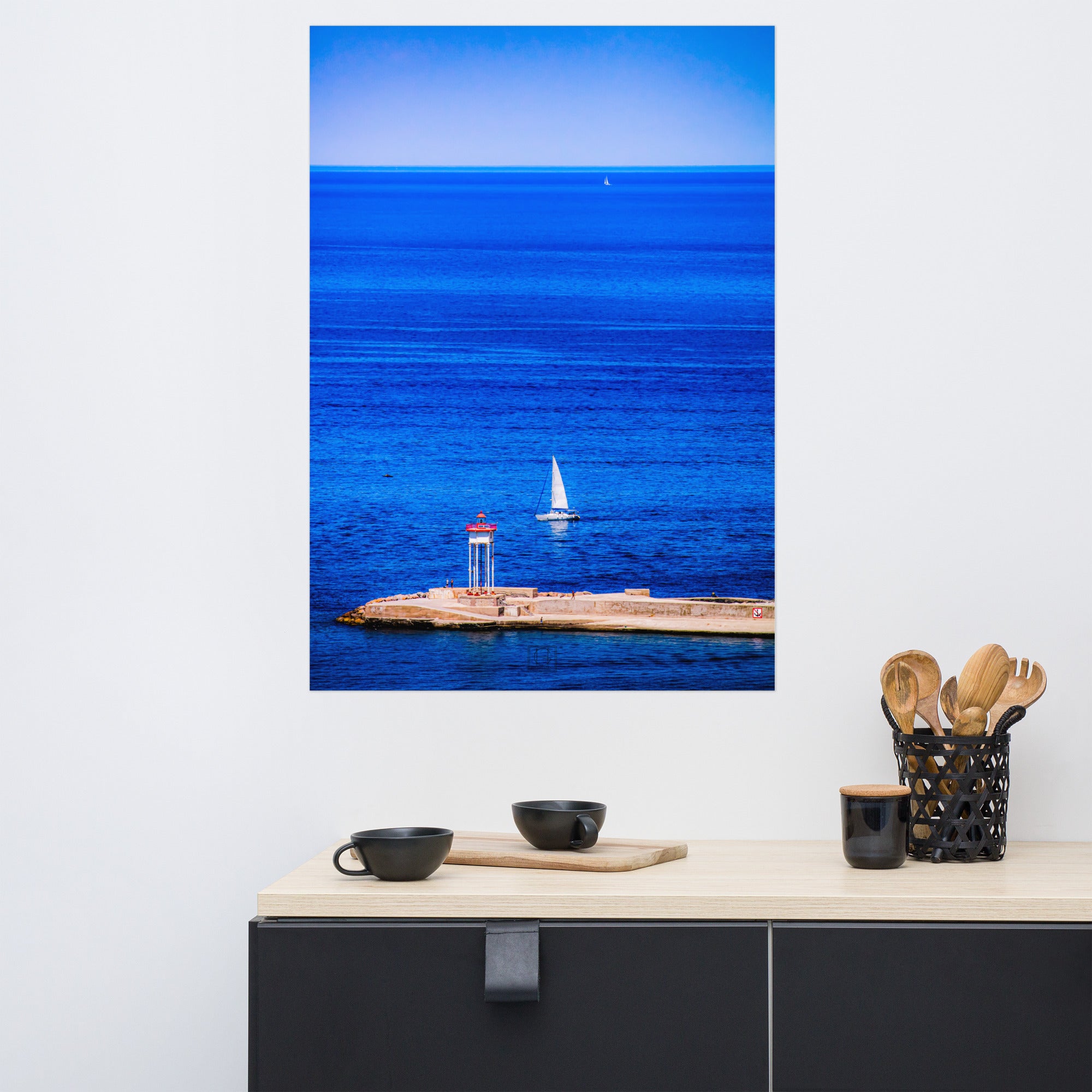 Photographie "Évasion" par Hadrien Geraci, phare et voiliers sur l'océan