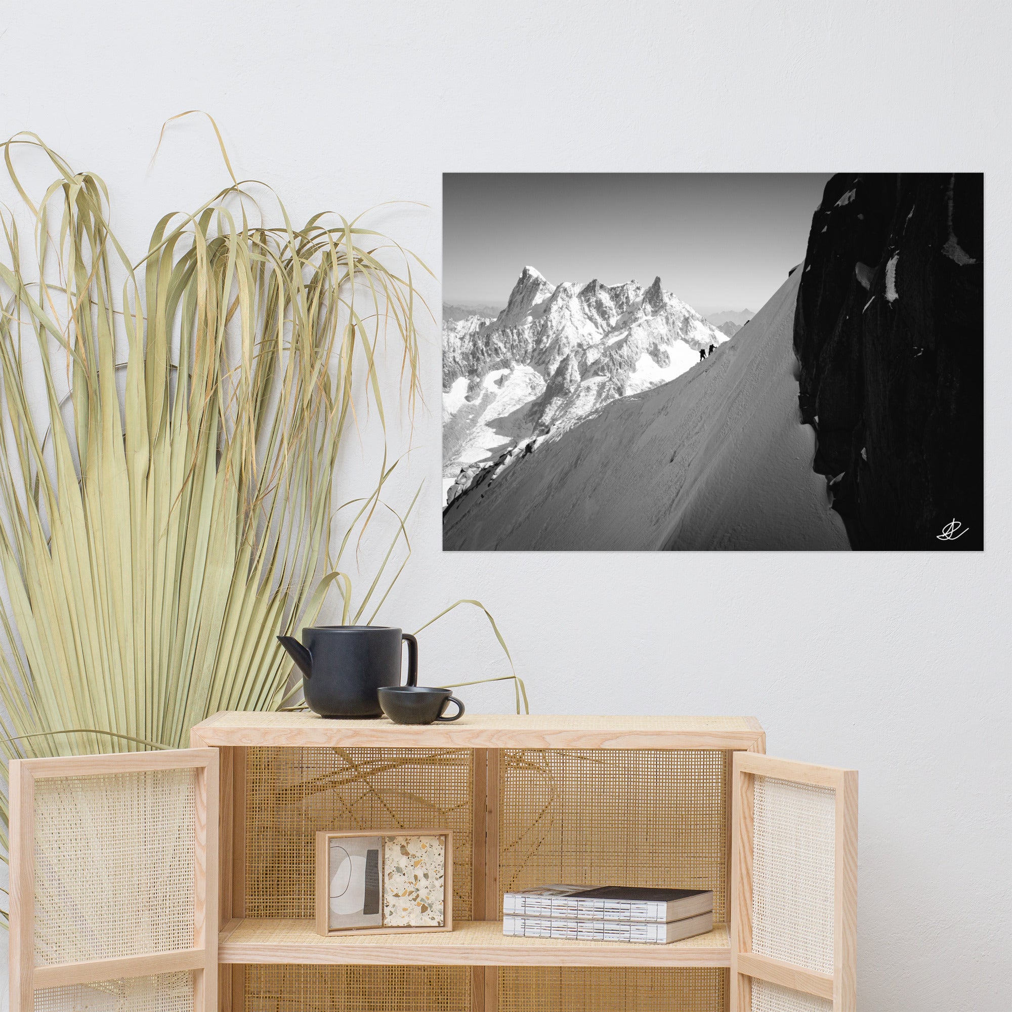 Image du poster "Le Chemin des Cimes" de Ilan Shoham, illustrant le défi et la beauté de l'alpinisme dans les Alpes.