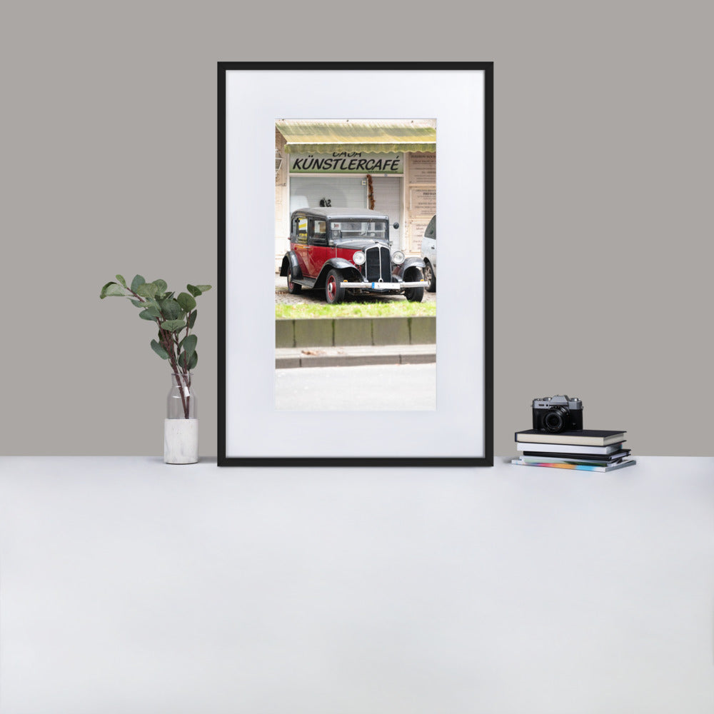 Poster 'Renault Monaquatre' présentant une photographie de la voiture classique Renault Monaquatre.