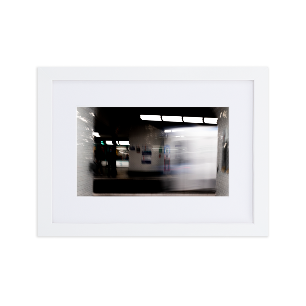 Poster mural - Train fantôme – Photographie d'art – Poster photographie, photographie murale et des posters muraux unique au monde. La boutique de posters créée par Yann Peccard un Photographe français.