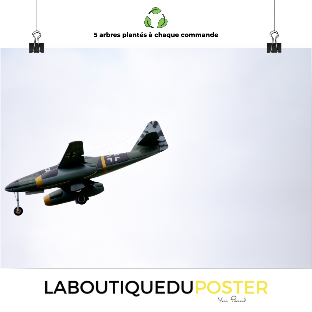 Poster mural - Messerschmitt me N02 – Photographie d'avion – Poster photo, poster XXL, photographie murale et des posters muraux unique au monde. La boutique de posters créée par Yann Peccard un Photographe français.