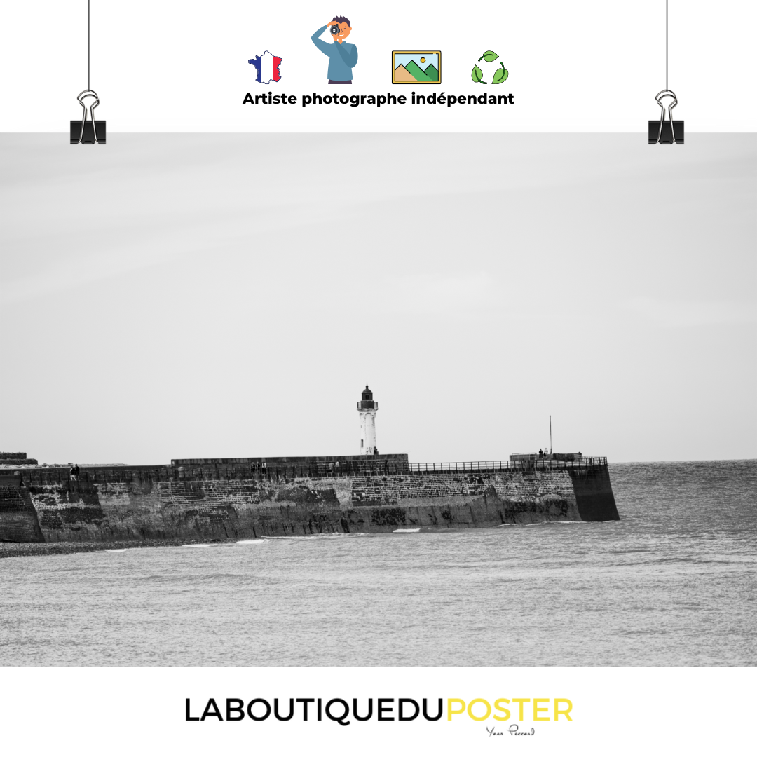 Poster mural - Phare de Normandie – Photographie de paysage – Poster photo, poster XXL, photographie murale et des posters muraux unique au monde. La boutique de posters créée par Yann Peccard un Photographe français.