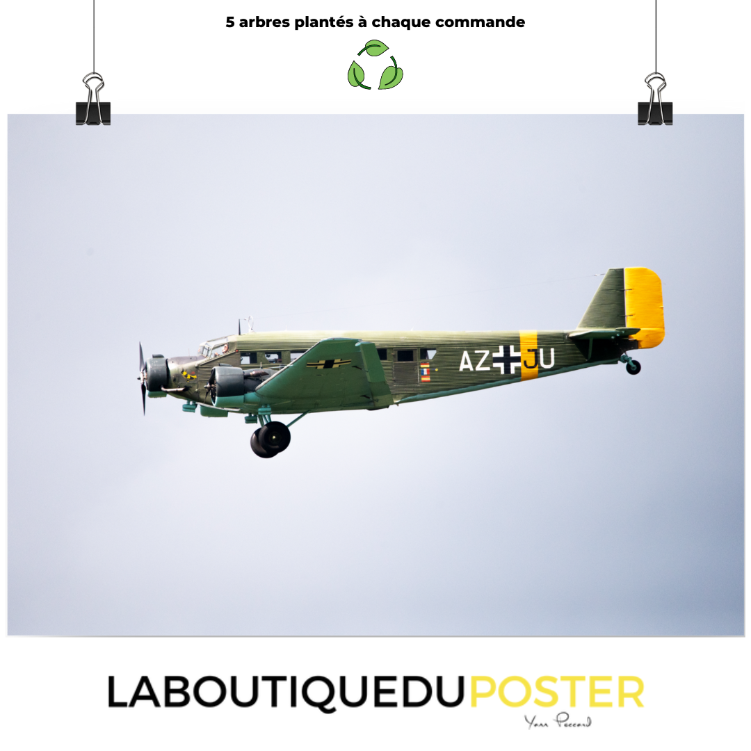 Poster mural - Avion Junkers Ju 52 – Photographie d'avion – Poster photo, poster XXL, Photo d’art, photographie murale et des posters muraux des photographies de rue unique au monde. La boutique de posters créée par un Photographe français.