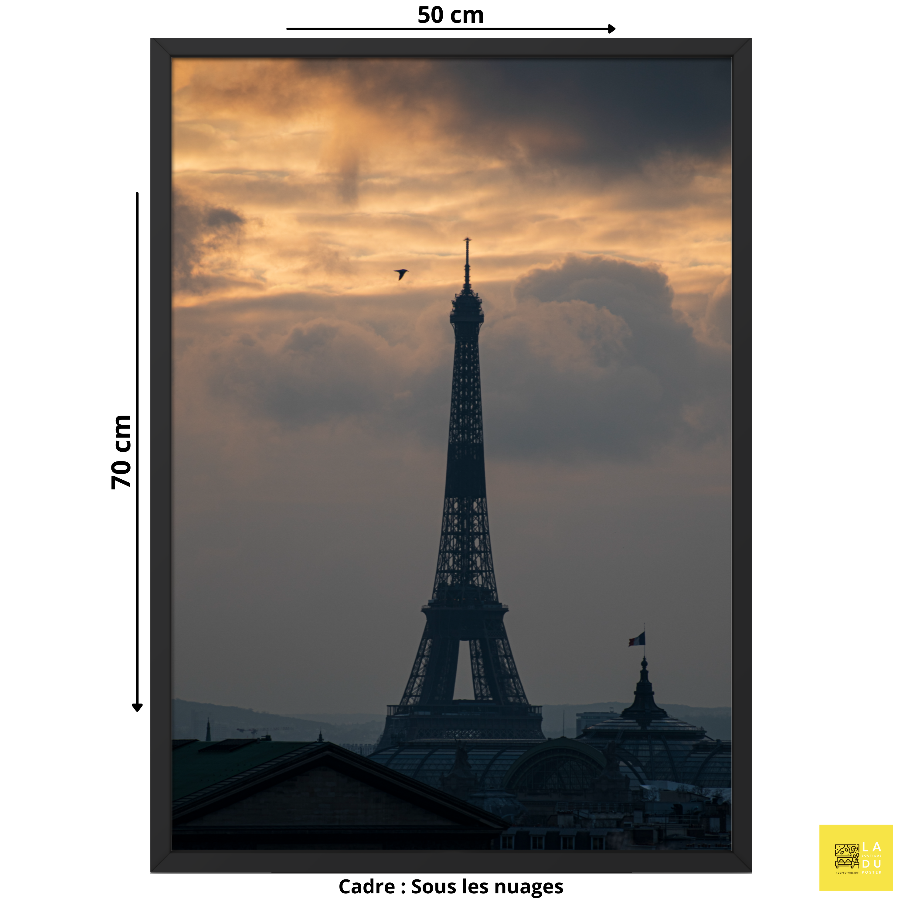 Poster mural - Sous les nuages – Photographie Tour Eiffel – Poster photo, poster XXL, photographie murale et des posters muraux unique au monde. La boutique de posters créée par Yann Peccard un Photographe français.