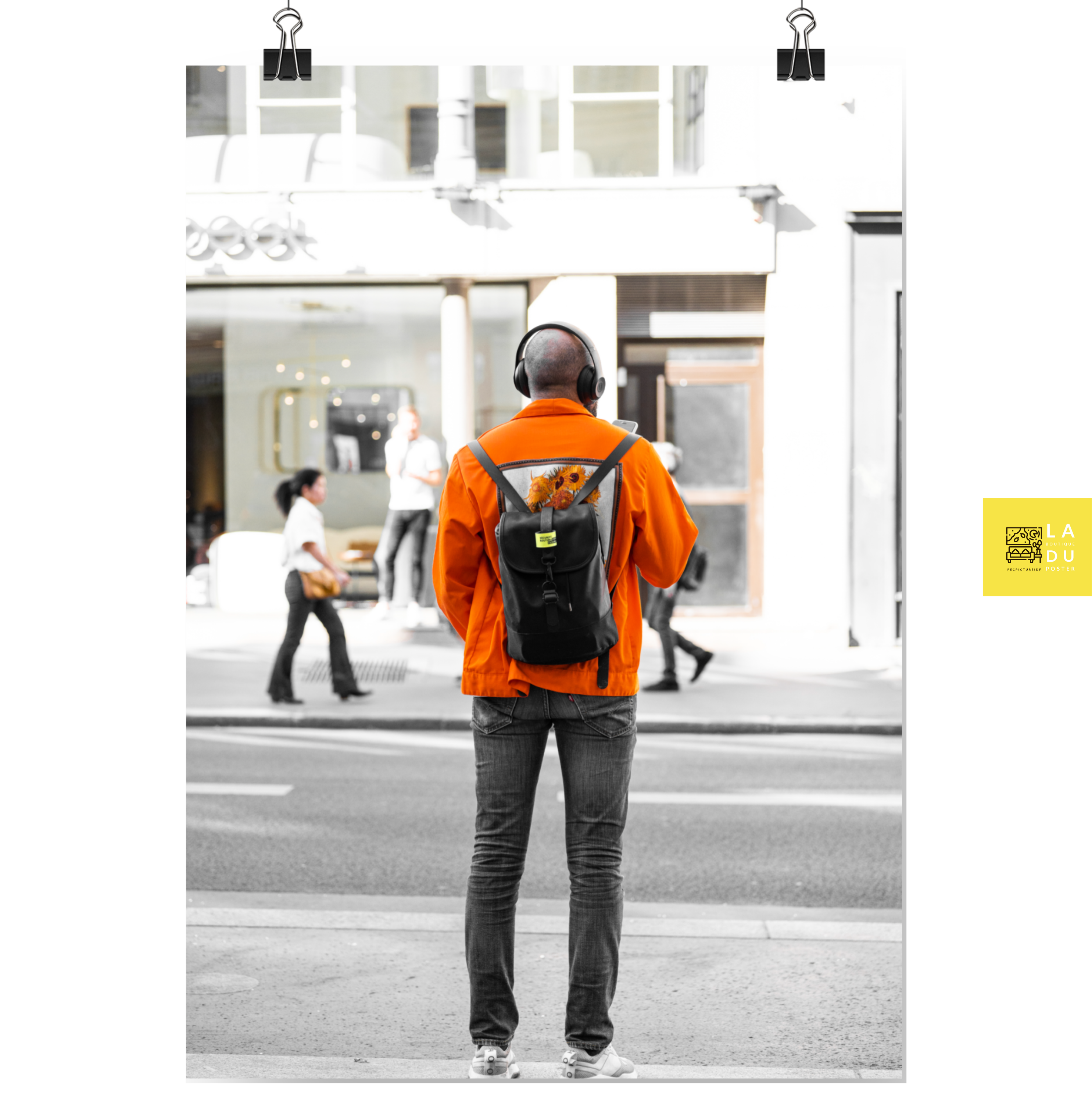 Poster mural - Orange – Photographie de rue à Paris – Poster photo, poster XXL, photographie murale et des posters muraux unique au monde. La boutique de posters créée par Yann Peccard un Photographe français.