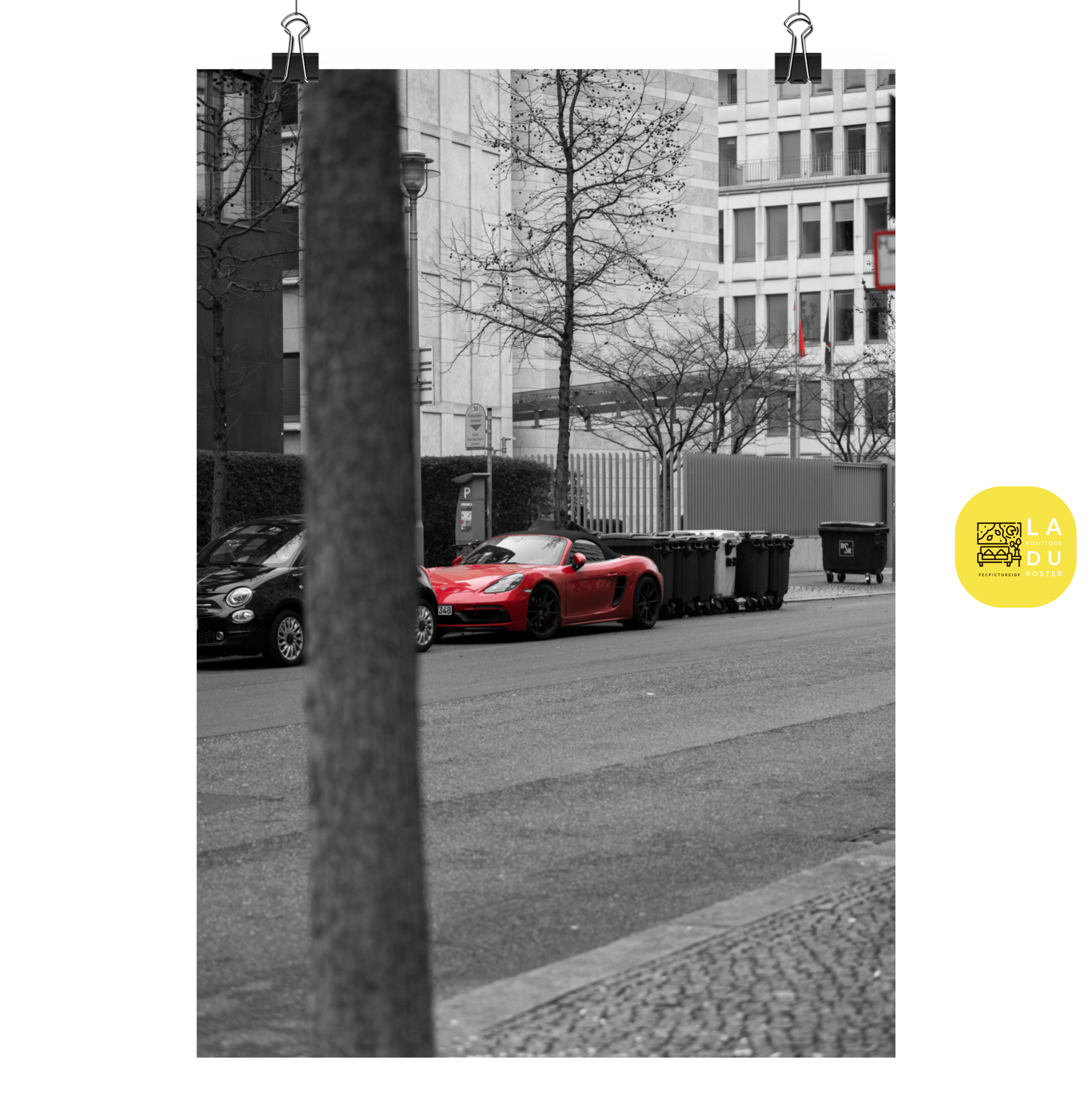 Poster mural - Porsche Cayman rouge – Photographie de voiture de sport – Poster photo, poster XXL, photographie murale et des posters muraux unique au monde. La boutique de posters créée par Yann Peccard un Photographe français.