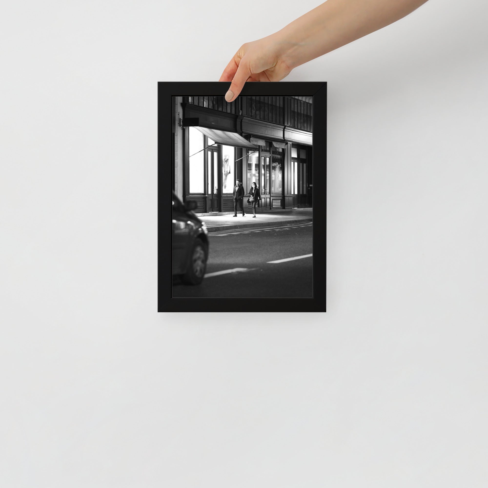 Poster mural - Vitrine N02 – Photographie de rue en noir et blanc – Poster photographie, photographie murale et des posters muraux unique au monde. La boutique de posters créée par Yann Peccard un Photographe français.