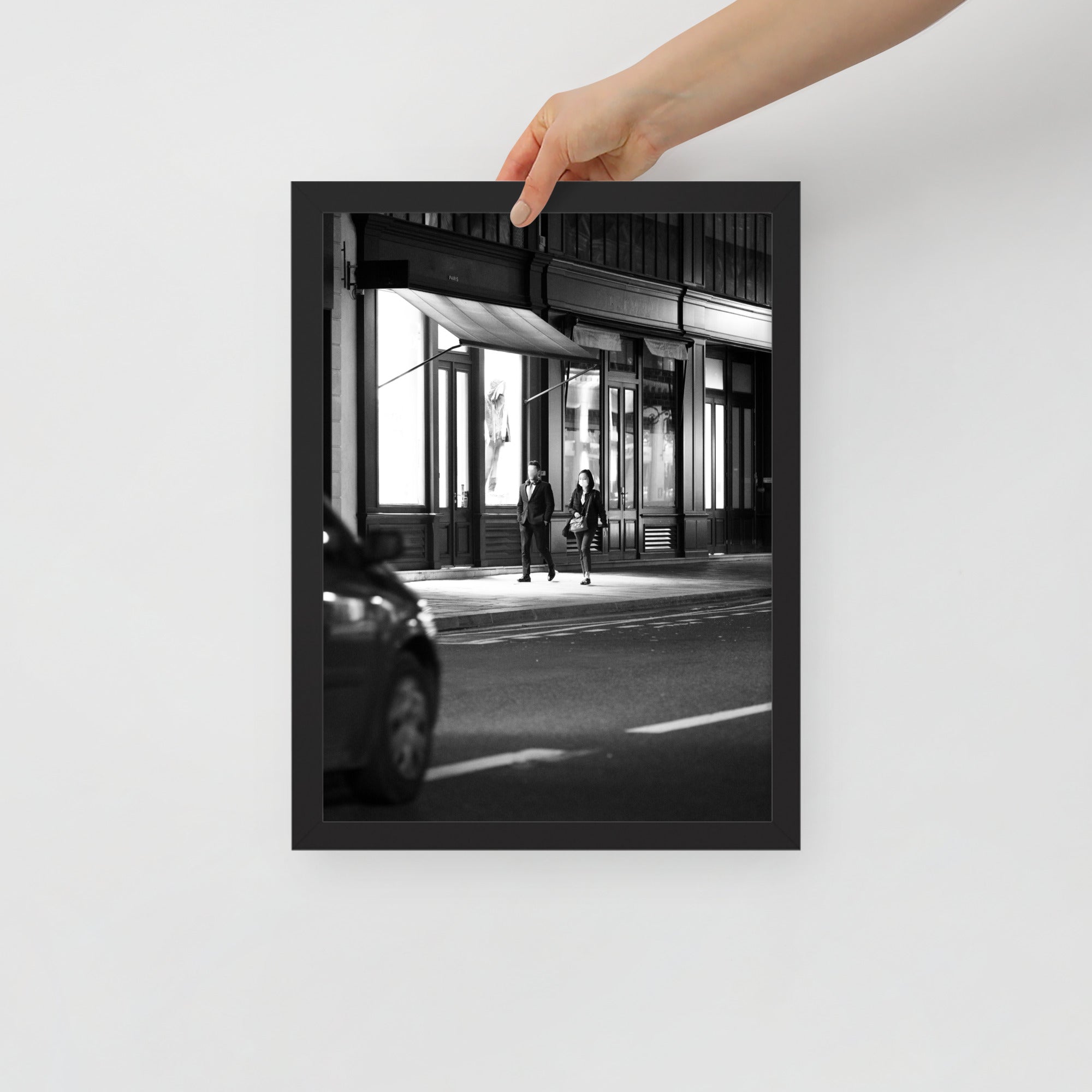 Poster mural - Vitrine N02 – Photographie de rue en noir et blanc – Poster photographie, photographie murale et des posters muraux unique au monde. La boutique de posters créée par Yann Peccard un Photographe français.