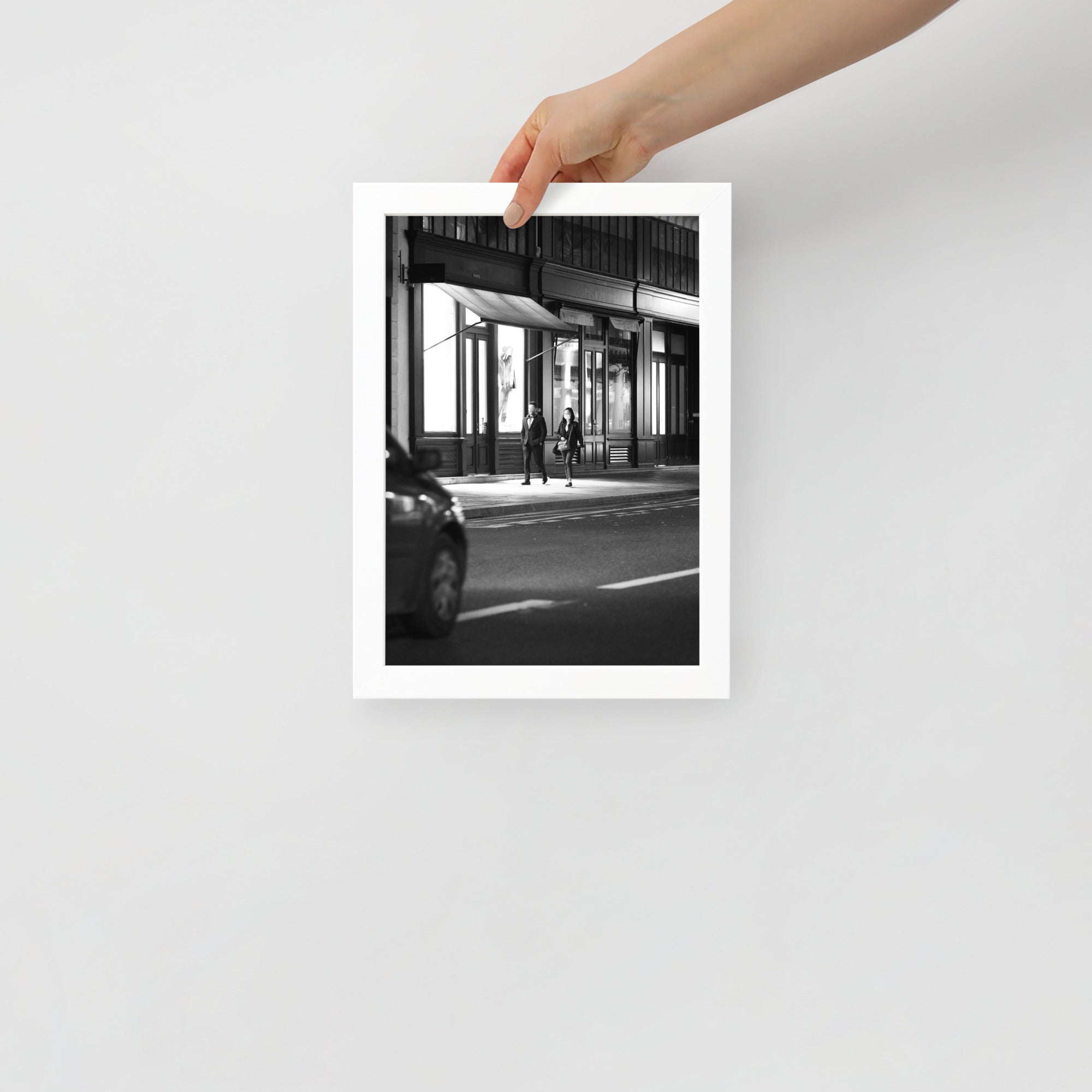 Poster mural - Vitrine N02 – Photographie de rue en noir et blanc – Poster photographie, photographie murale et des posters muraux unique au monde. La boutique de posters créée par Yann Peccard un Photographe français.