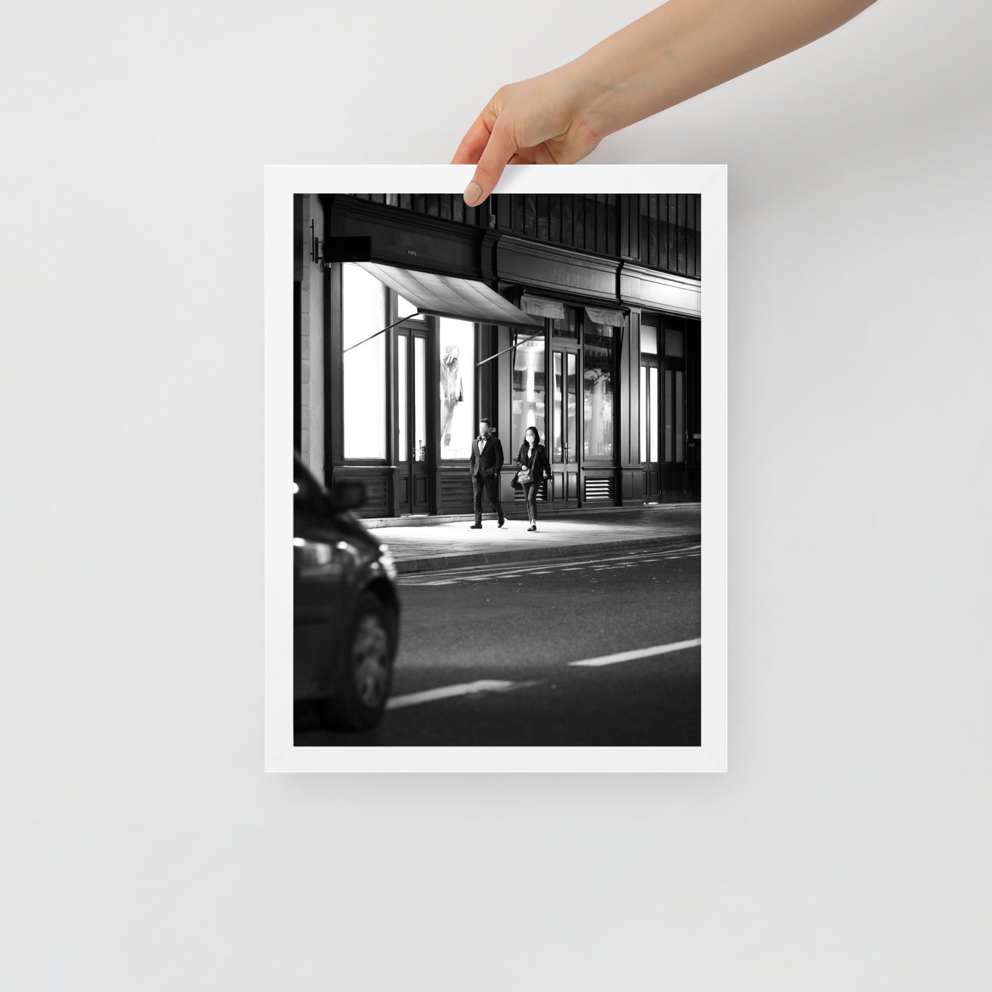 Poster mural - Vitrine N02 – Photographie de rue en noir et blanc – Poster photographie, photographie murale et des posters muraux unique au monde. La boutique de posters créée par Yann Peccard un Photographe français.