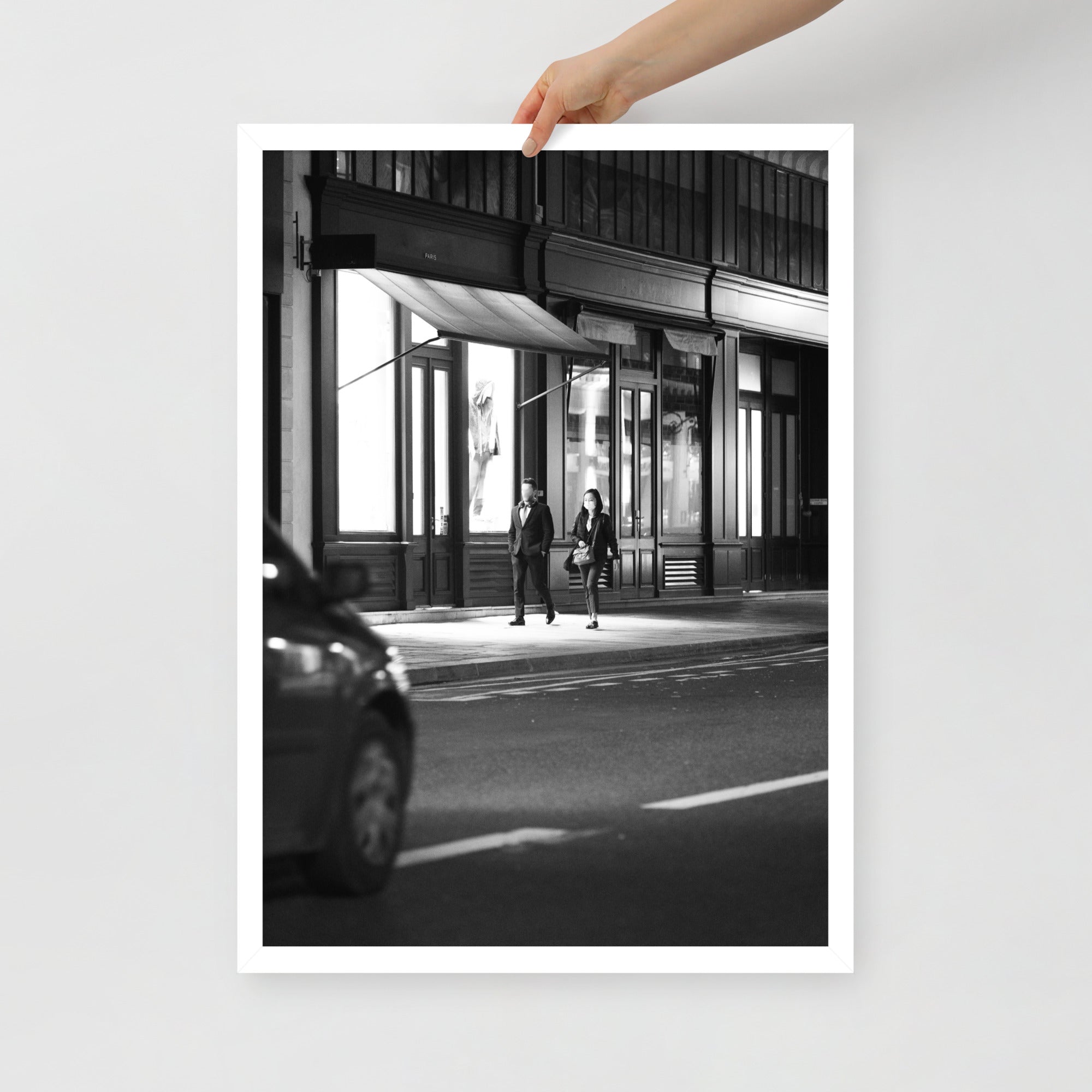 Poster mural - Vitrine N02 – Photographie de rue en noir et blanc – Poster photographie, photographie murale et des posters muraux unique au monde. La boutique de posters créée par Yann Peccard un Photographe français.