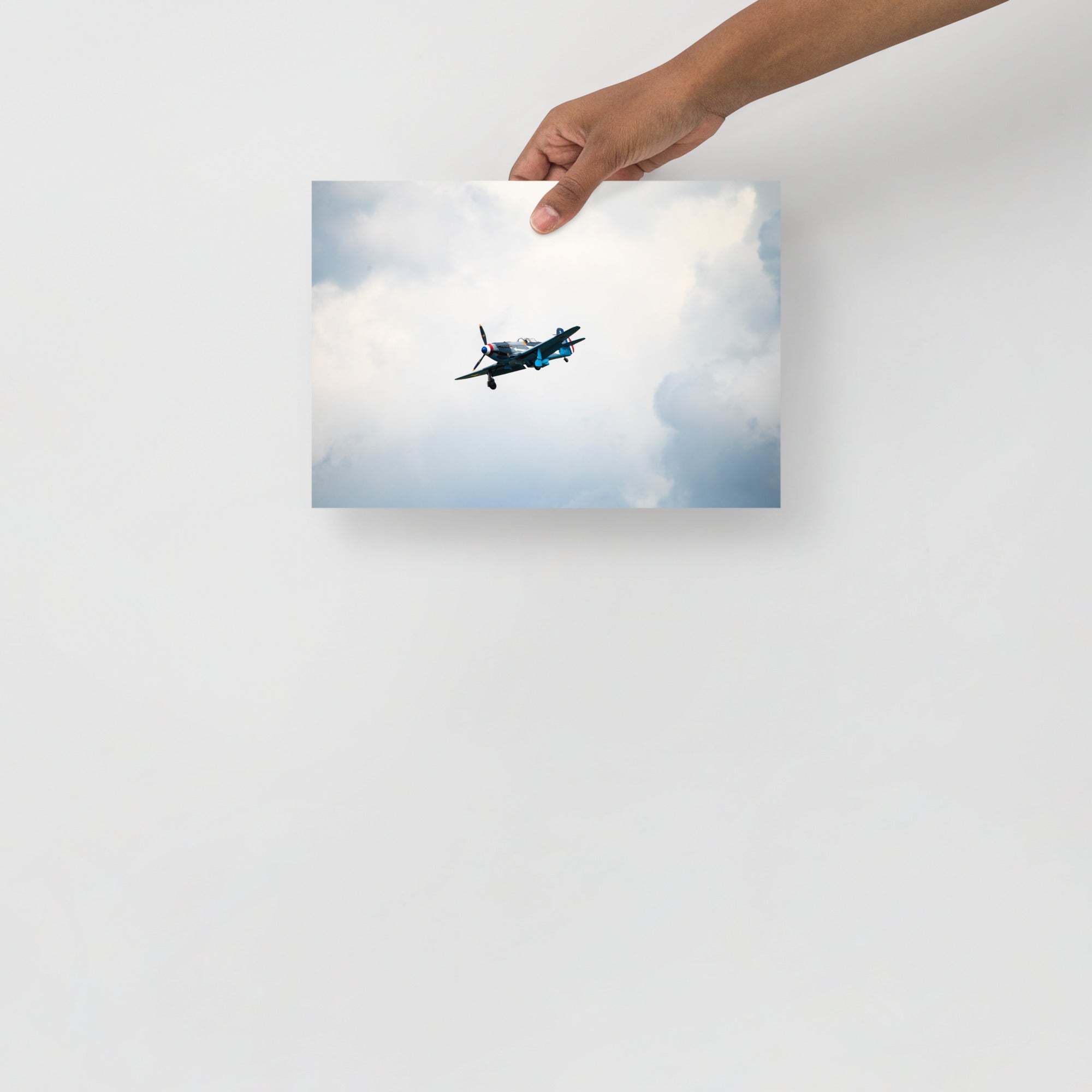 Poster mural - Avion de chasse Spitfire – Photographie d'avion de guerre – Poster photo, poster XXL, Photo d’art, photographie murale et des posters muraux des photographies de rue unique au monde. La boutique de posters créée par un Photographe français.