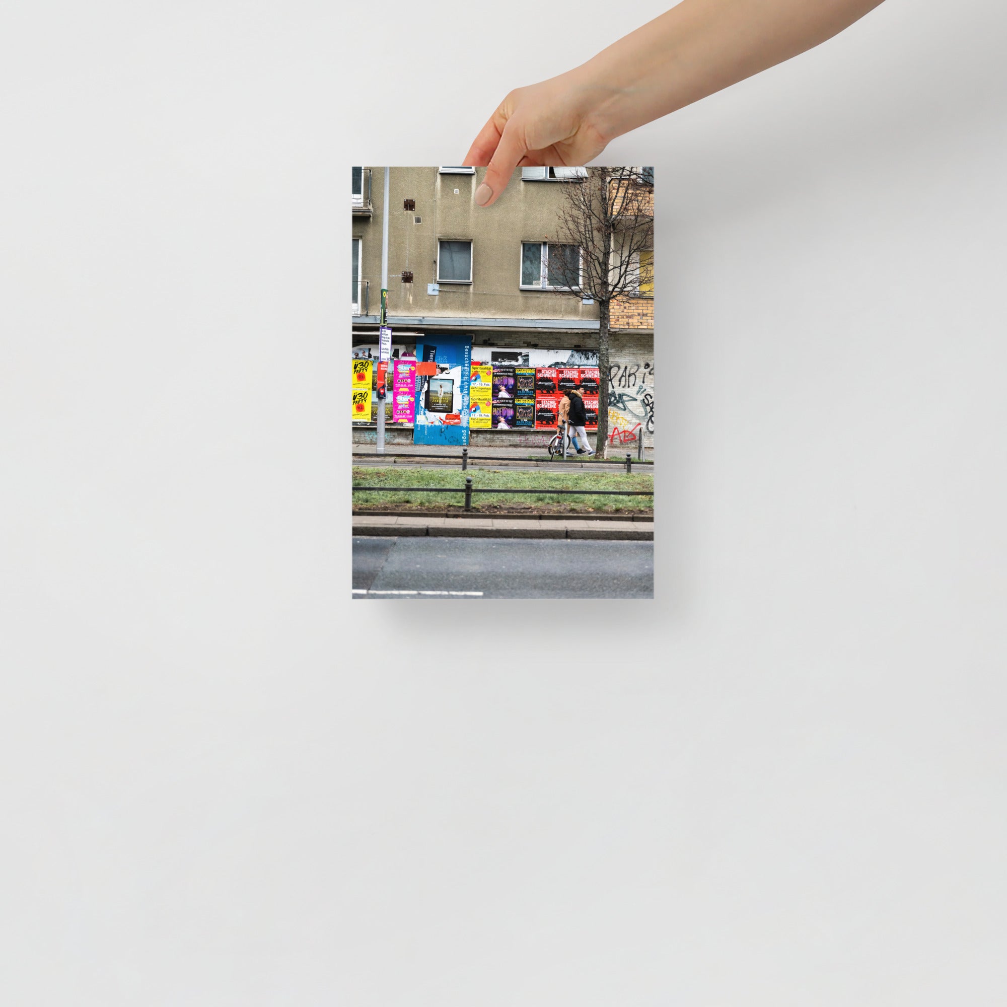 Poster mural - Pacifiction – Photographie de rue à Berlin – Poster photo, poster XXL, photographie murale et des posters muraux unique au monde. La boutique de posters créée par Yann Peccard un Photographe français.