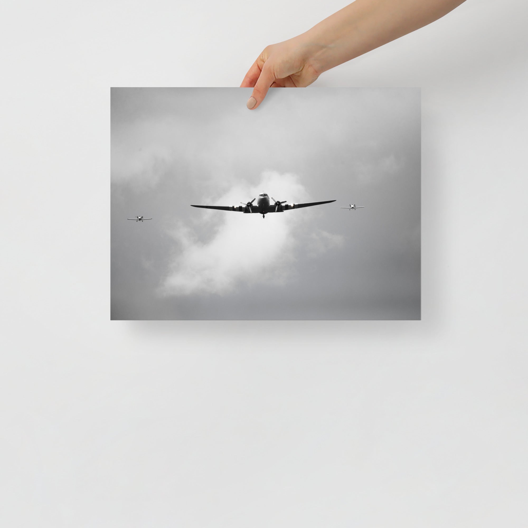 Poster mural - Avion douglas dc3 N05 – Photographie d'avion – Poster photo, poster XXL, Photo d’art, photographie murale et des posters muraux des photographies de rue unique au monde. La boutique de posters créée par un Photographe français.