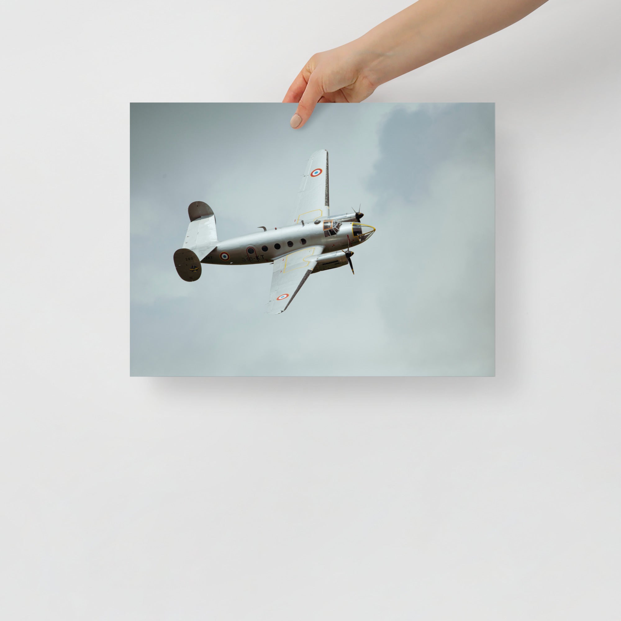 Poster mural - Dassault MD 311 – Photographie d'avion en vol – Poster photo, poster XXL, Photo d’art, photographie murale et des posters muraux des photographies de rue unique au monde. La boutique de posters créée par un Photographe français.